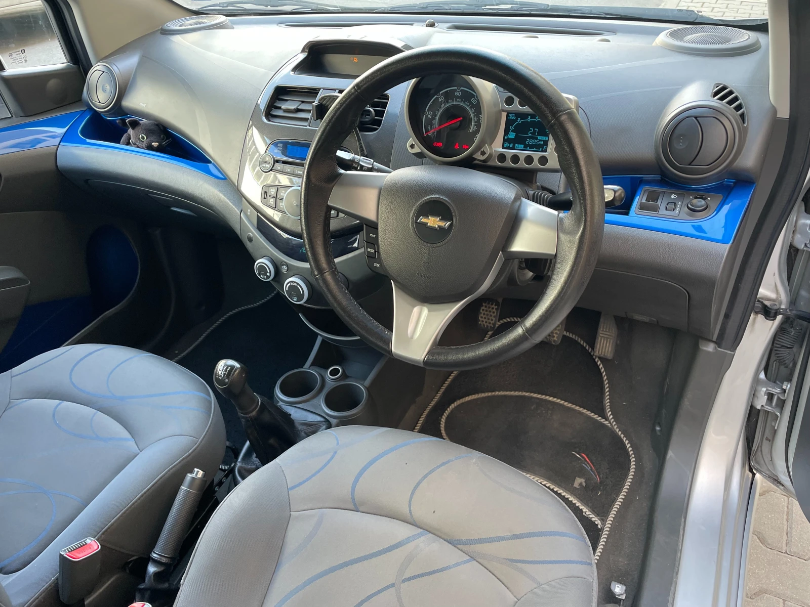 Chevrolet Spark LT- десен волан - изображение 9