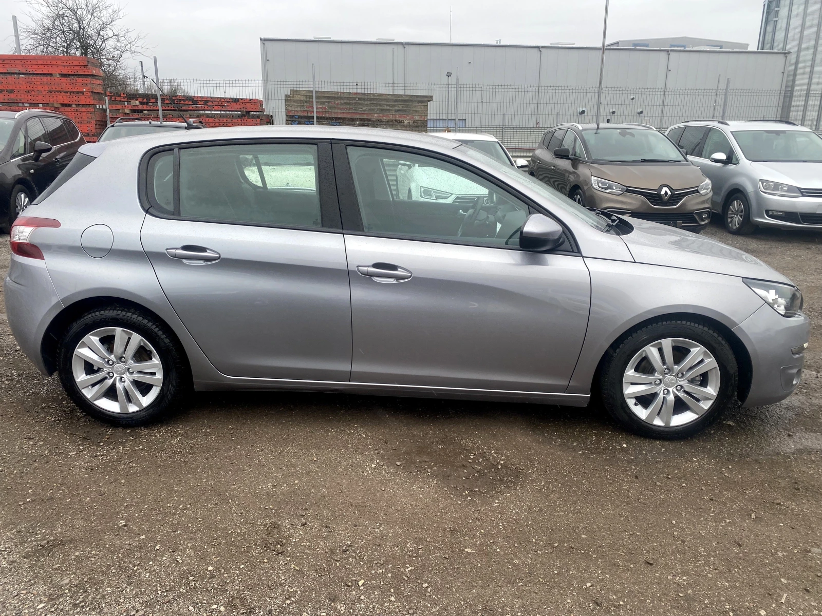 Peugeot 308 1.6HDI Hatchback - изображение 5