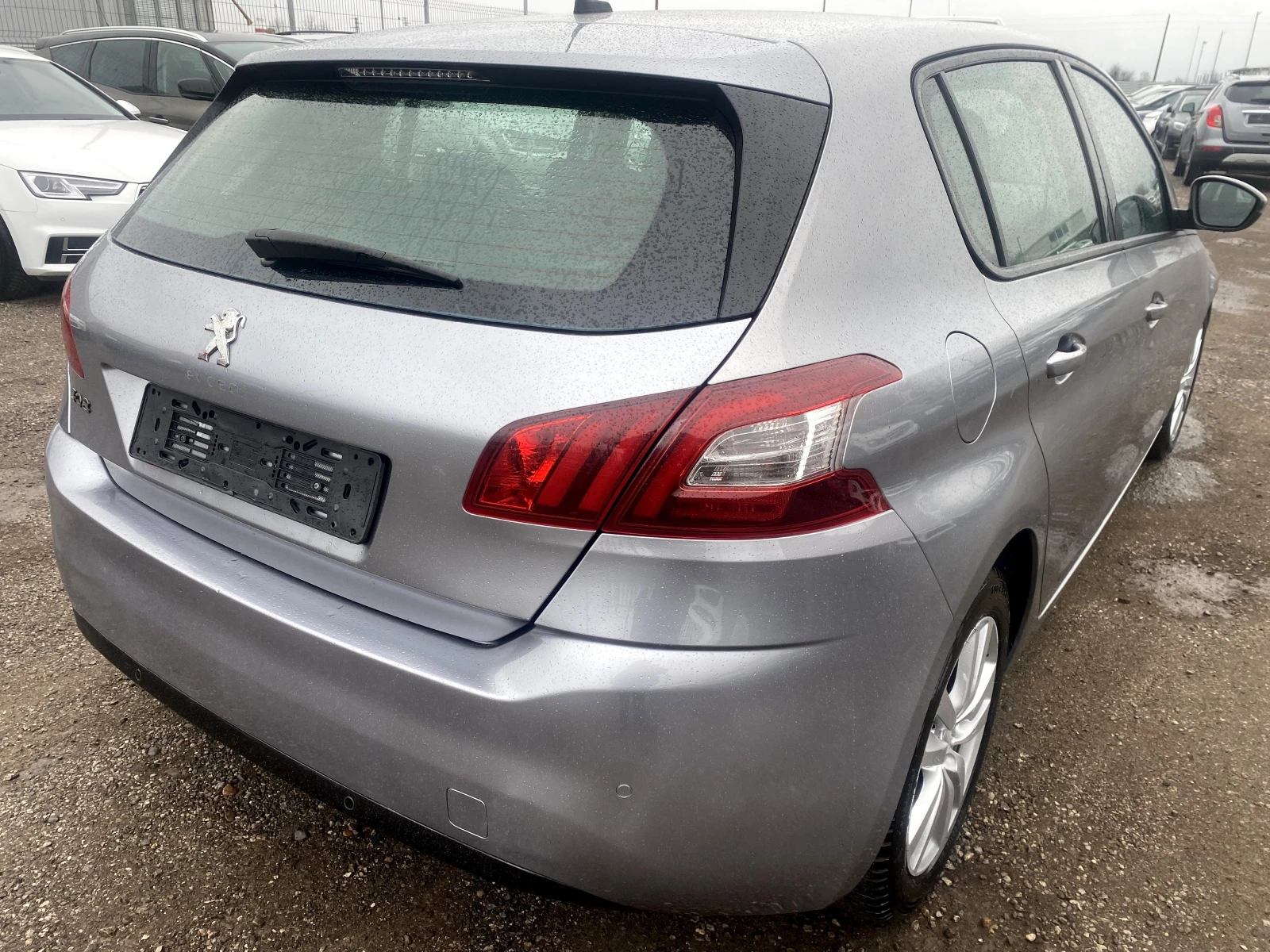 Peugeot 308 1.6HDI Hatchback - изображение 4