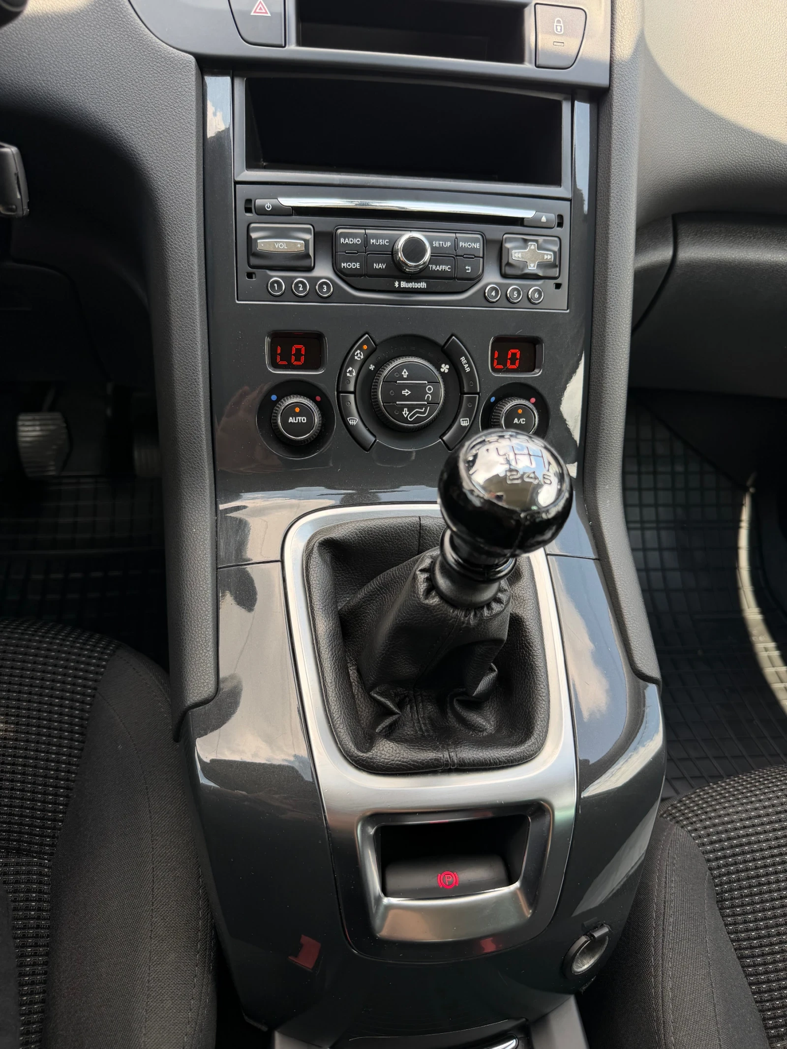Peugeot 5008 1.6HDI НАВИ ЛЕД 7МЕСТА ЛИЗИНГ ВИДЕО , снимка 12 - Автомобили и джипове - 53978535
