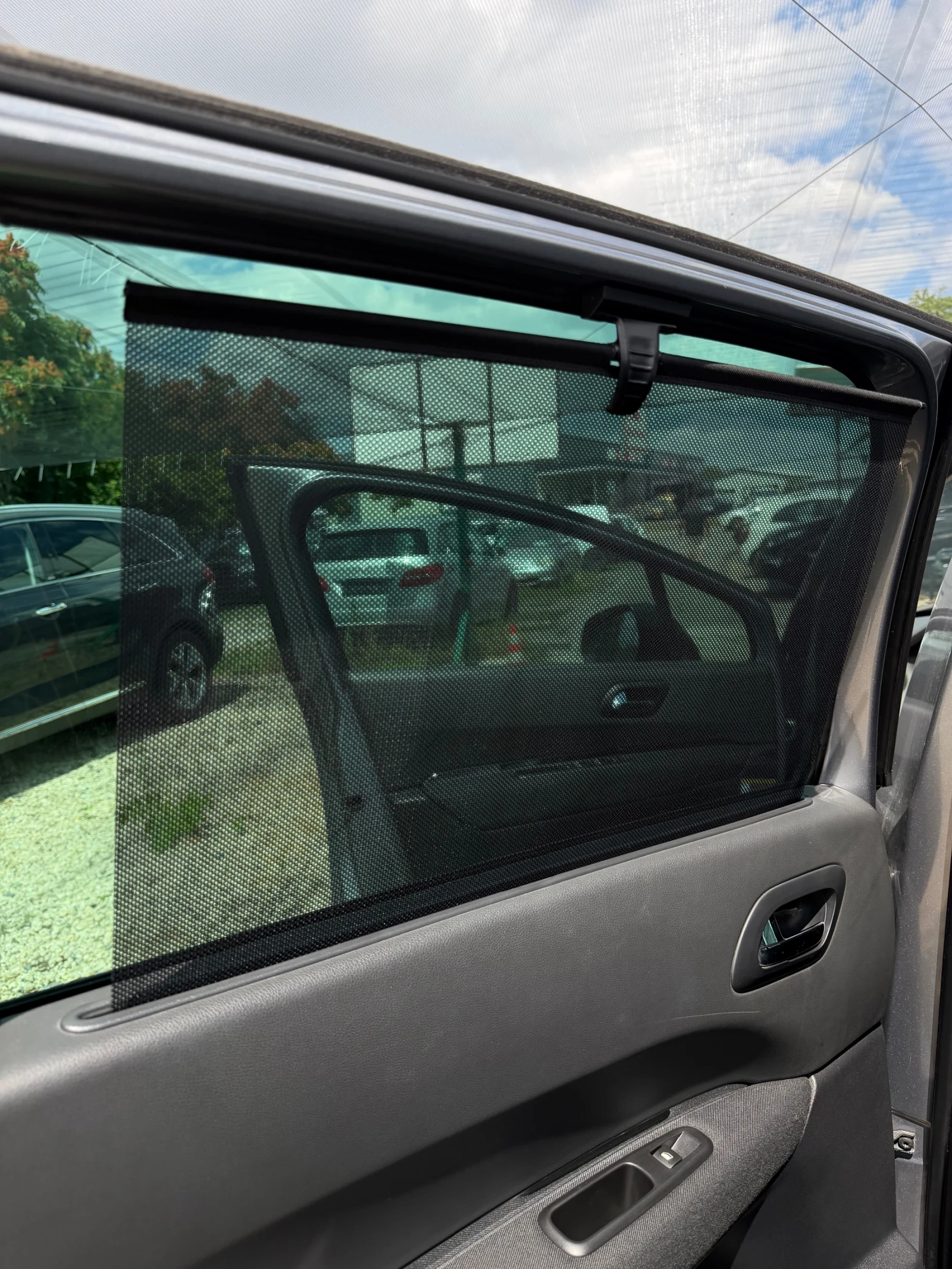 Peugeot 5008 1.6HDI НАВИ ЛЕД 7МЕСТА ЛИЗИНГ ВИДЕО , снимка 11 - Автомобили и джипове - 53978535