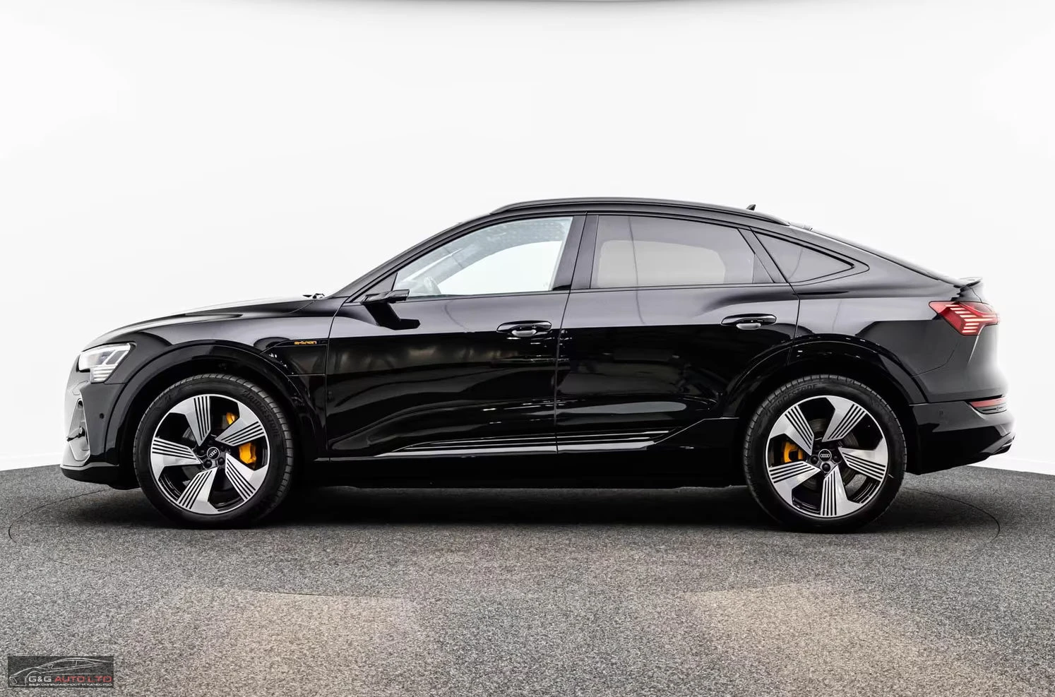 Audi E-Tron 55/SPORTBACK/408HP/PANO/360/ACC/KLESS/442z | Mobile.bg � ����������� 3