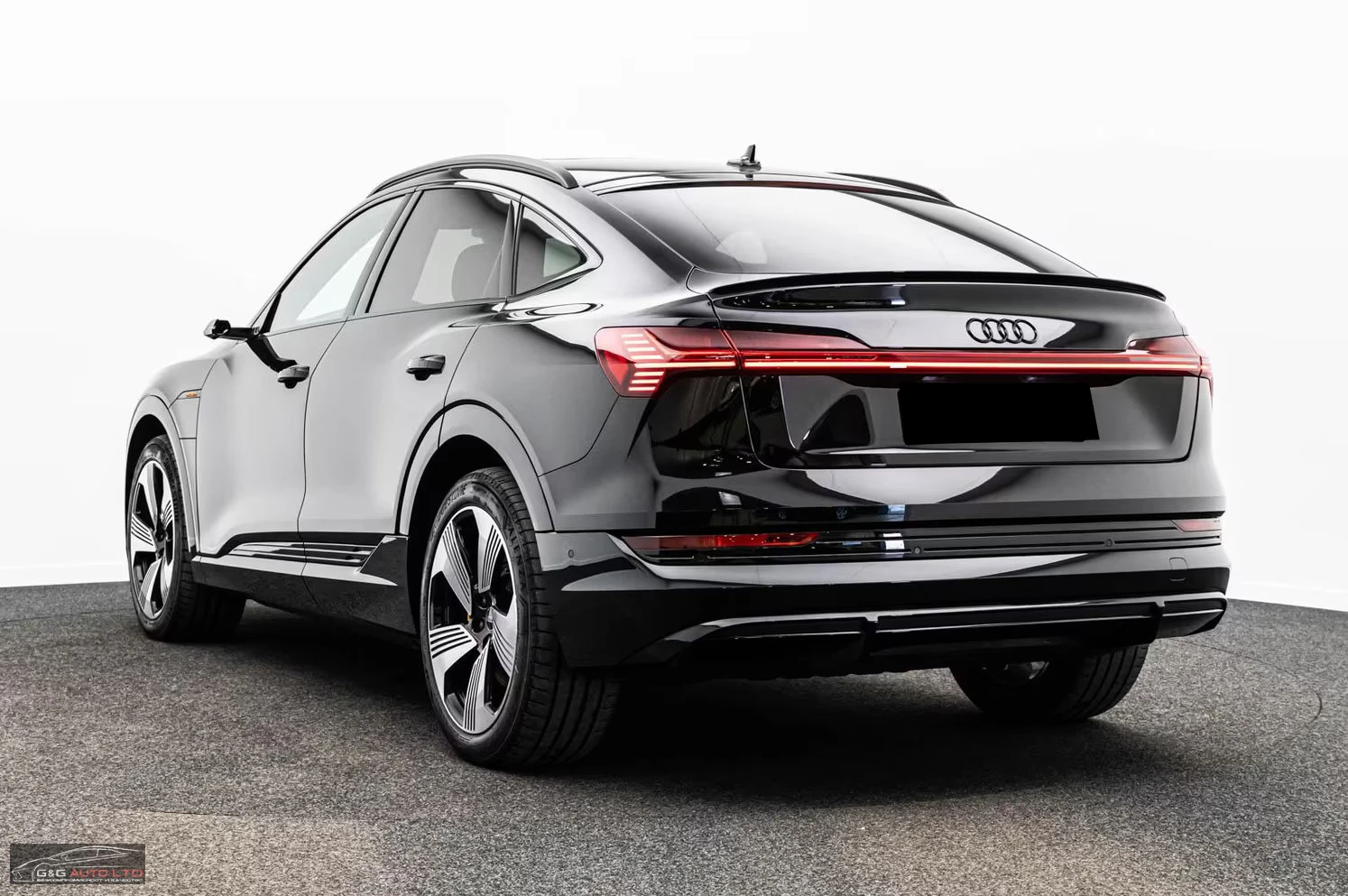 Audi E-Tron 55/SPORTBACK/408HP/PANO/360/ACC/KLESS/442z | Mobile.bg � ����������� 4