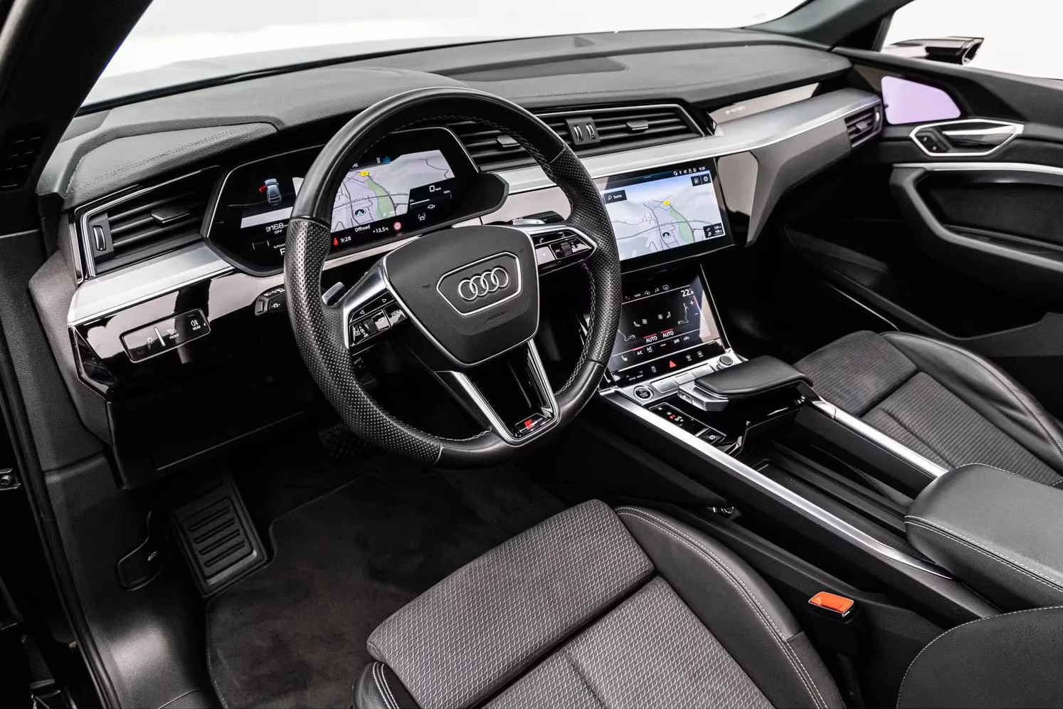 Audi E-Tron 55/SPORTBACK/408HP/PANO/360/ACC/KLESS/442z | Mobile.bg � ����������� 10