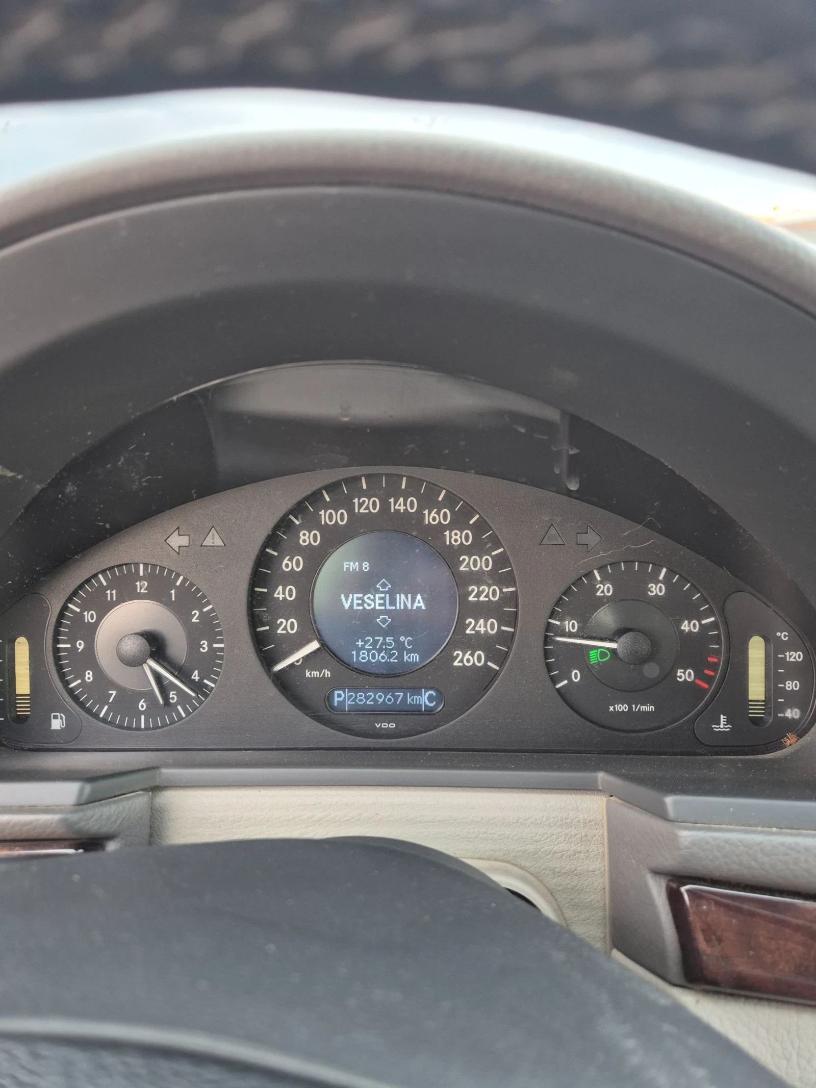 Mercedes-Benz E 220, снимка 3 - Автомобили и джипове - 55266912