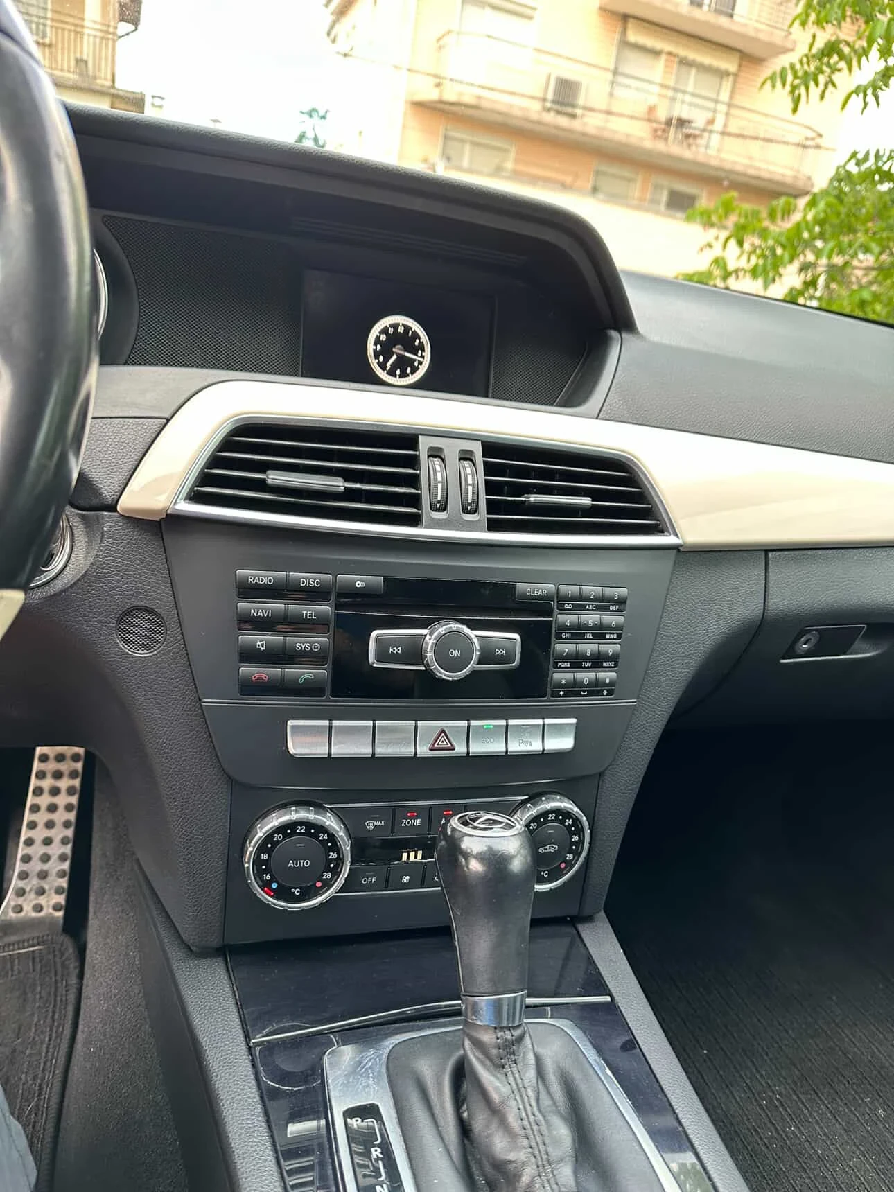 Mercedes-Benz C 220 AMG pack / Edition line , снимка 8 - Автомобили и джипове - 55711705