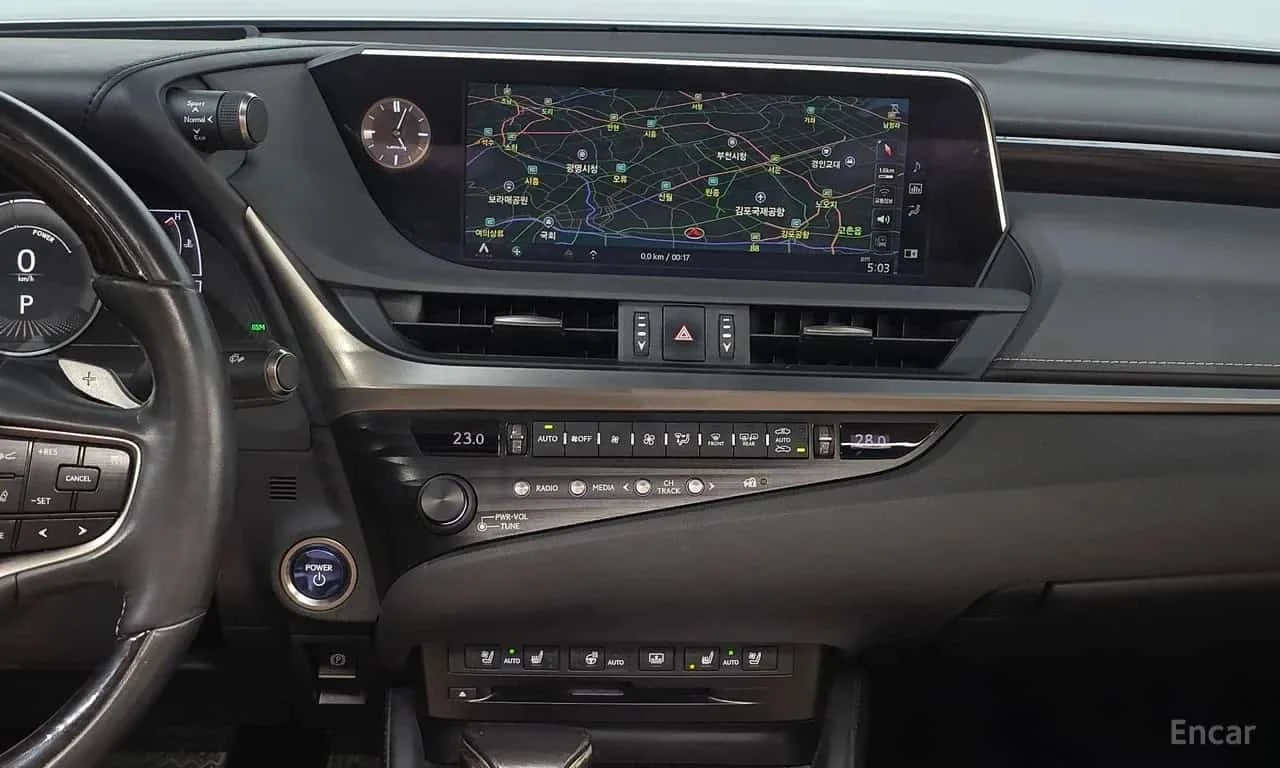 Lexus ES * Luxury Plus * ЦЕНА ДО БГ, снимка 14 - Автомобили и джипове - 55739807
