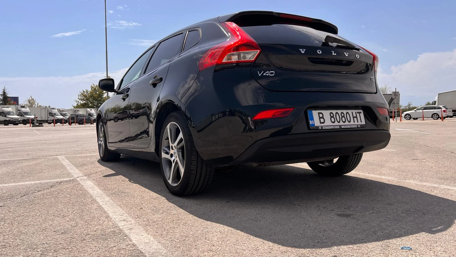 Volvo V40 T2, снимка 3 - Автомобили и джипове - 55778599