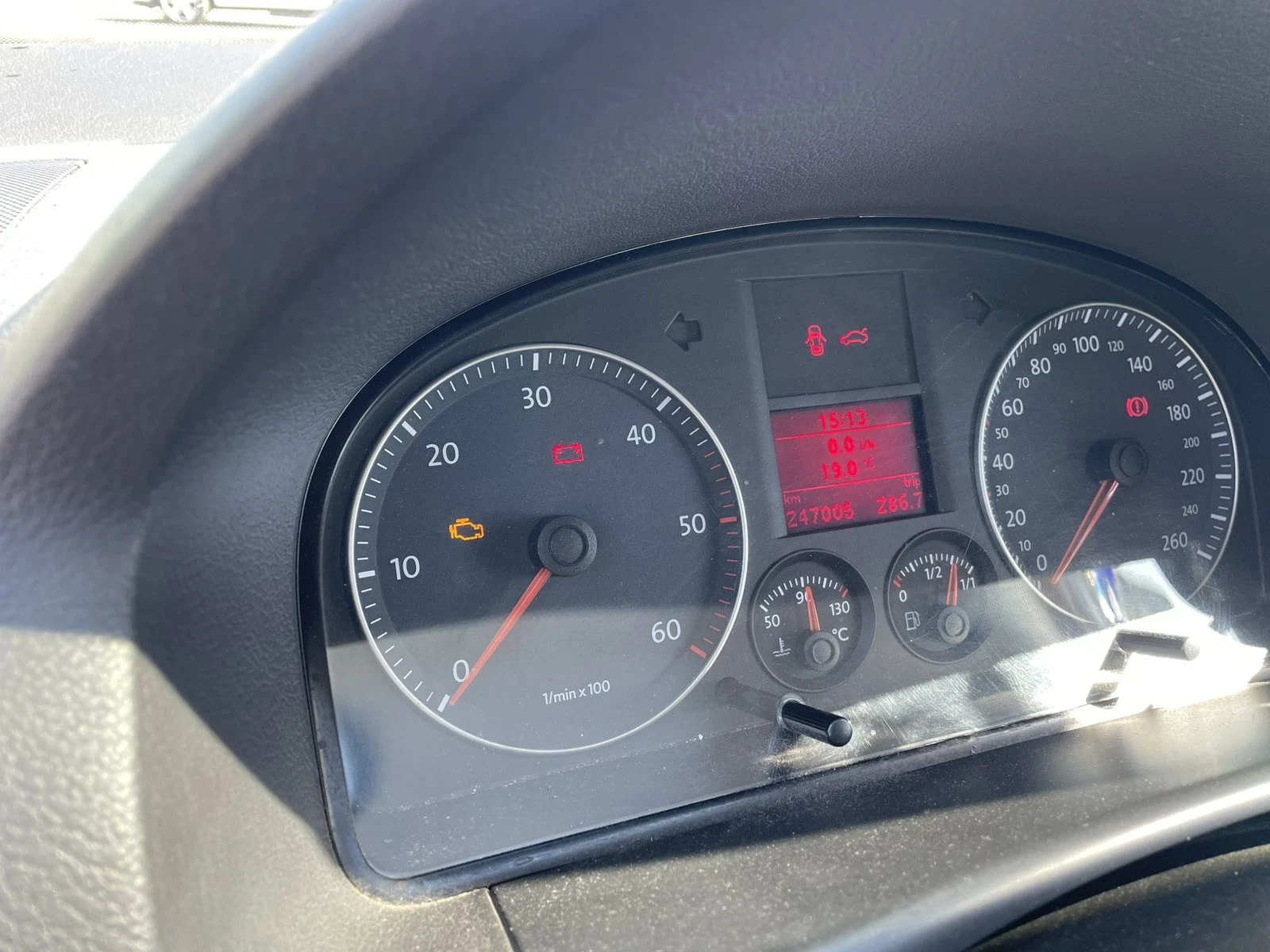 VW Touran 1.9 TDI, снимка 3 - Автомобили и джипове - 56058338