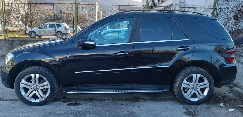 Mercedes-Benz ML 320, снимка 2 - Автомобили и джипове - 47311059