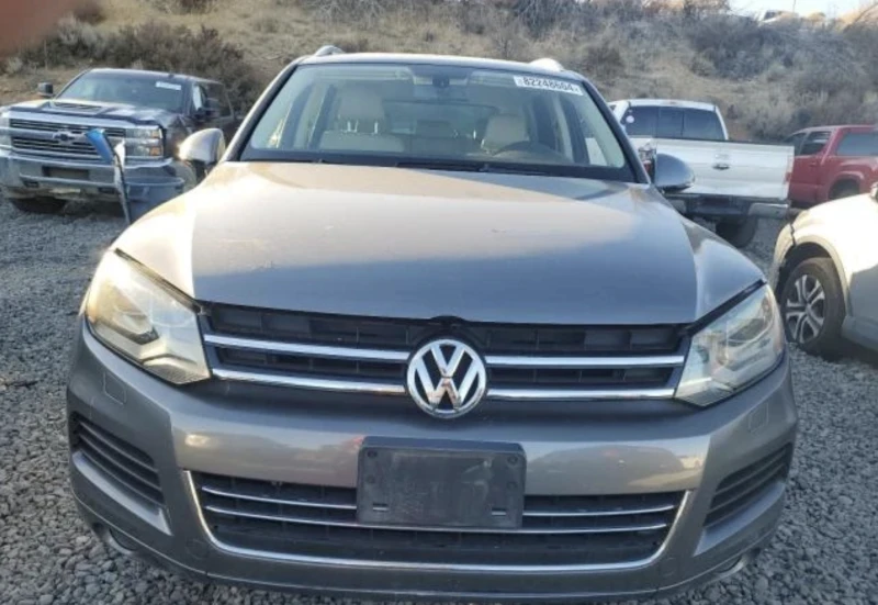 VW Tiguan, снимка 3 - Автомобили и джипове - 48633637