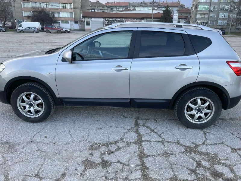 Nissan Qashqai, снимка 4 - Автомобили и джипове - 52956992
