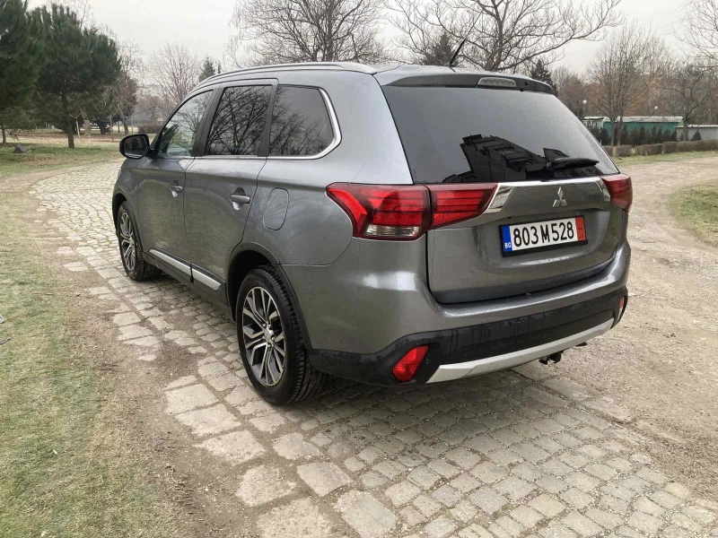 Mitsubishi Outlander 2.2 DI-D 4x4 Автоматик Фейслифт, снимка 5 - Автомобили и джипове - 53175552
