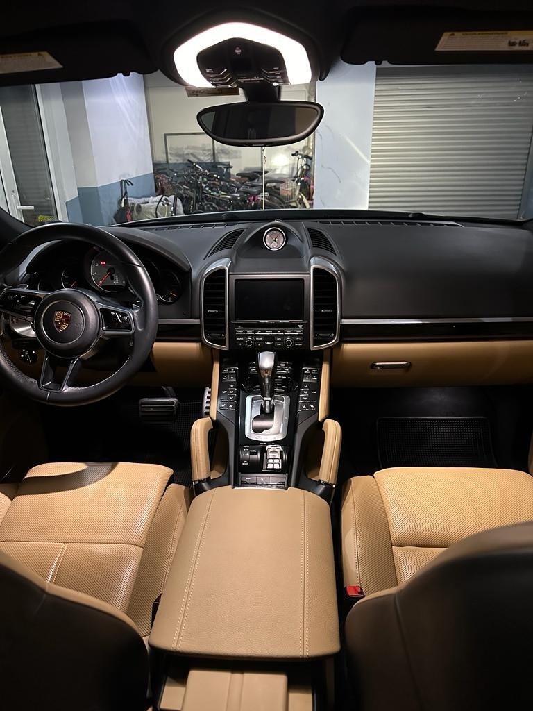 Porsche Cayenne, снимка 9 - Автомобили и джипове - 45057240