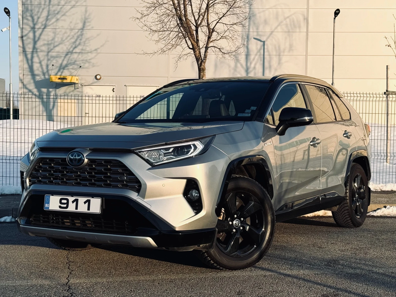 Toyota Rav4 2.5 Hybrid / STYLE / с ДДС / Върнат от лизинг, снимка 1