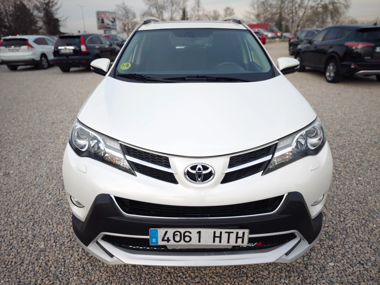 Toyota Rav4 БЯЛА ПЕРЛА/РОЛБАР/СТЕПЕНКИ/РЕЙЛИНГ/WAZE/NAV/USB - изображение 5