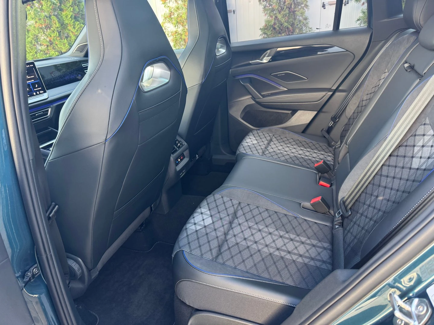 VW Tiguan R-Line Plus 2.0 TSI 4MOTION DSG | Mobile.bg � ����������� 7