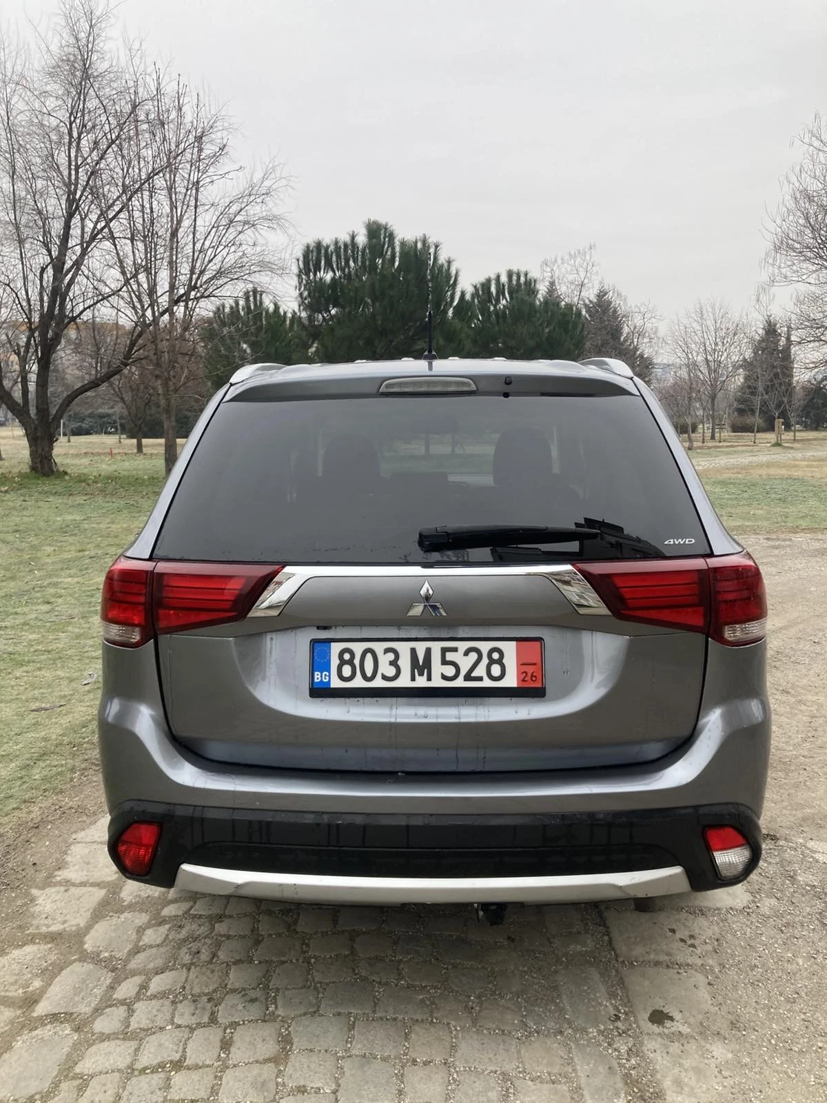 Mitsubishi Outlander 2.2 DI-D 4x4 Автоматик Фейслифт - изображение 4