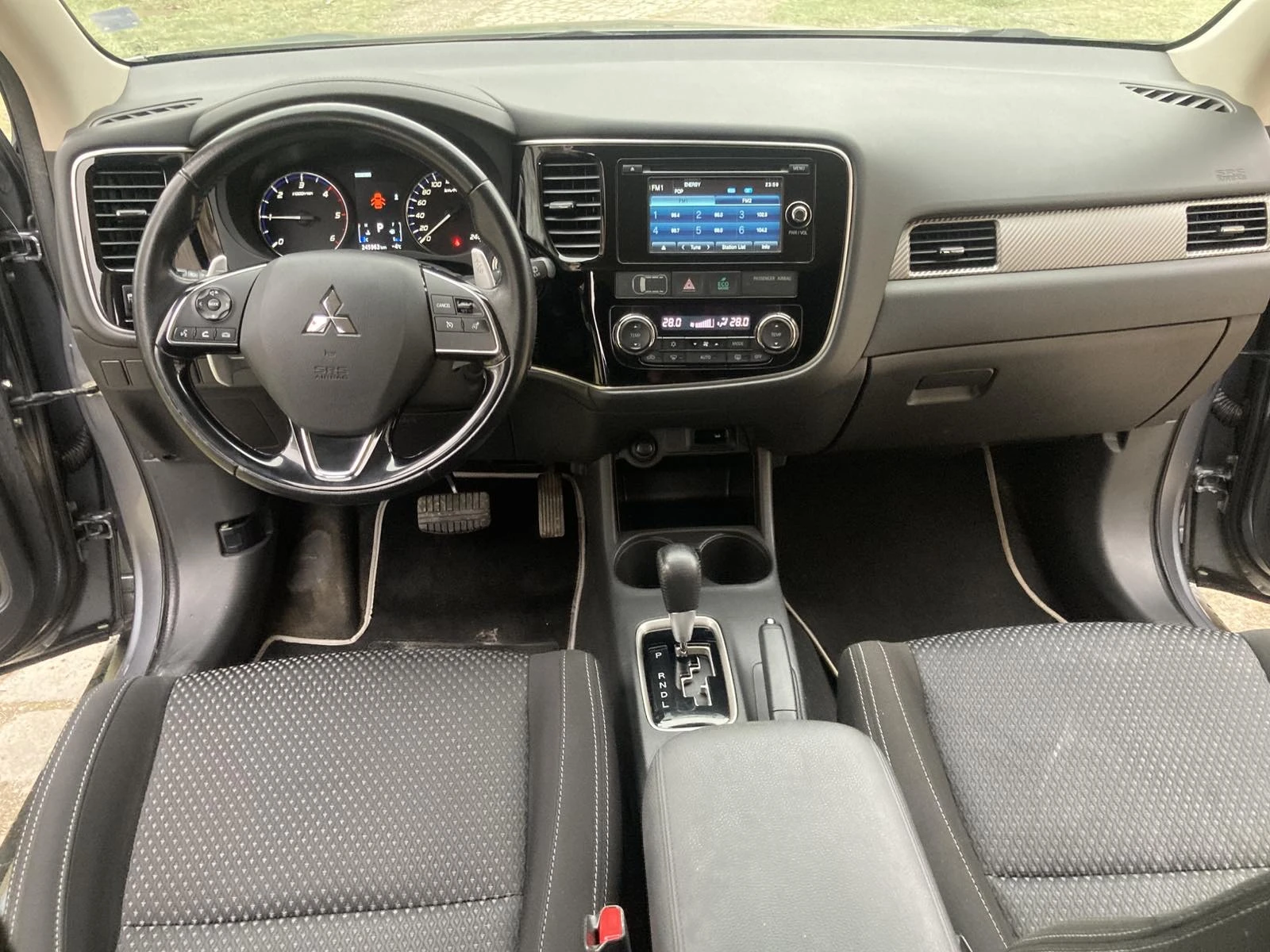Mitsubishi Outlander 2.2 DI-D 4x4 Автоматик Фейслифт - изображение 8