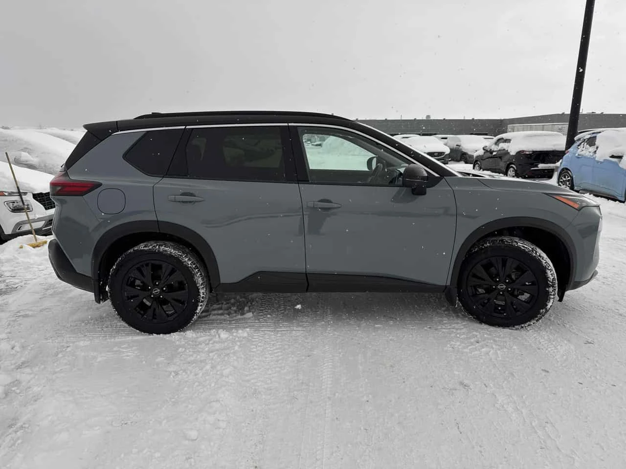 Nissan Rogue * SV * БЕЗ ЗАБЕЛЕЖКИ* ДВА КЛЮЧА* ПОДГРЕВ* ПАНОРАМА - изображение 3