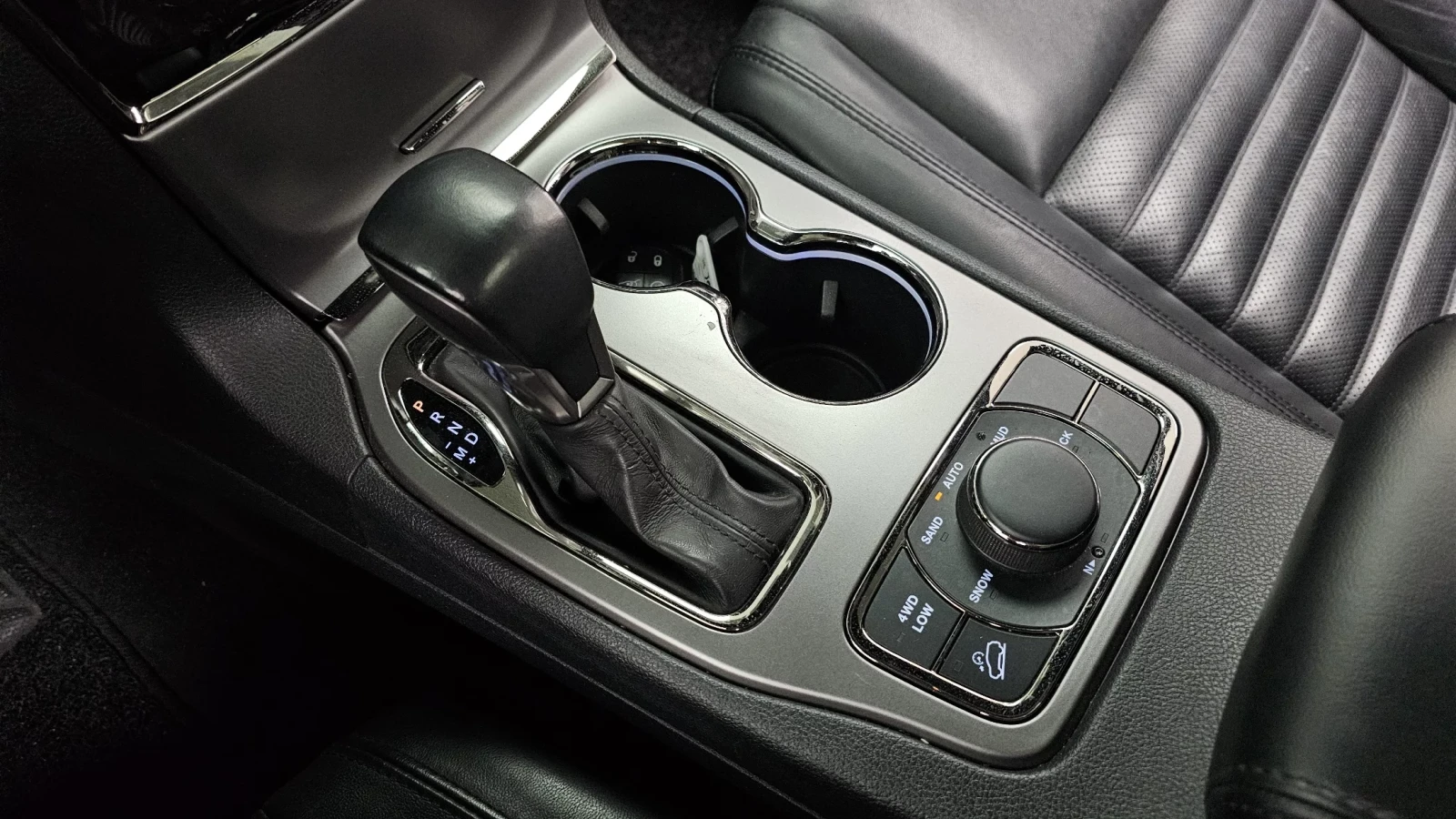 Jeep Grand cherokee LIMITED X / ПАНОРАМА / ПОДГРЕВИ, снимка 13 - Автомобили и джипове - 54060531