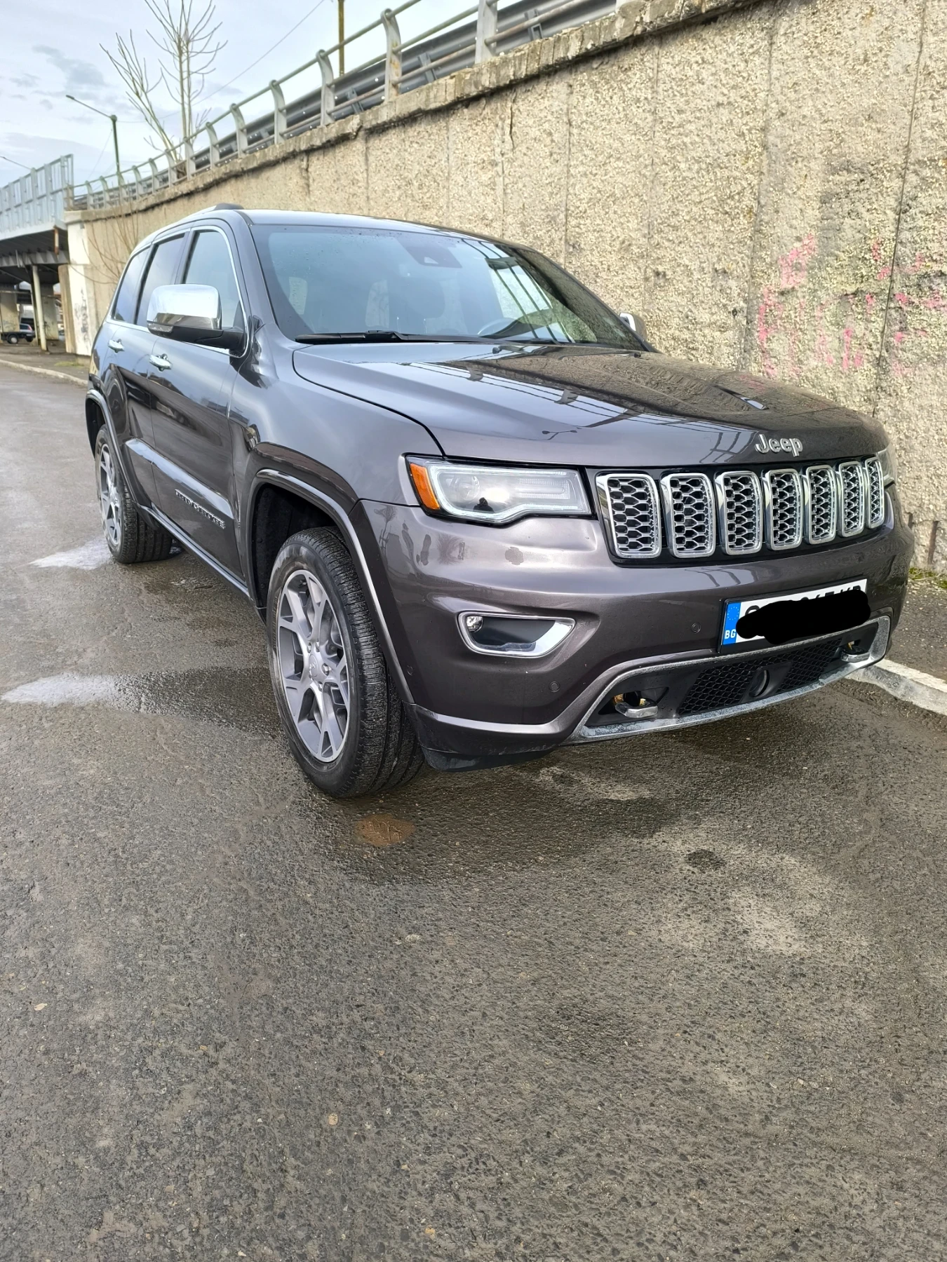 Jeep Grand cherokee Overland, снимка 4 - Автомобили и джипове - 54388953