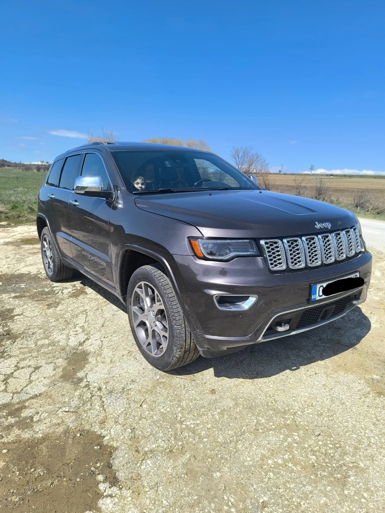 Jeep Grand cherokee Overland, снимка 2 - Автомобили и джипове - 54388953