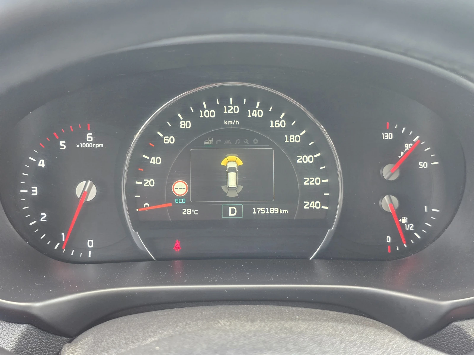 Kia Sorento 2.2CRDI* 200кс* AWD* 6+ 1* 175000км, снимка 17 - Автомобили и джипове - 54551893