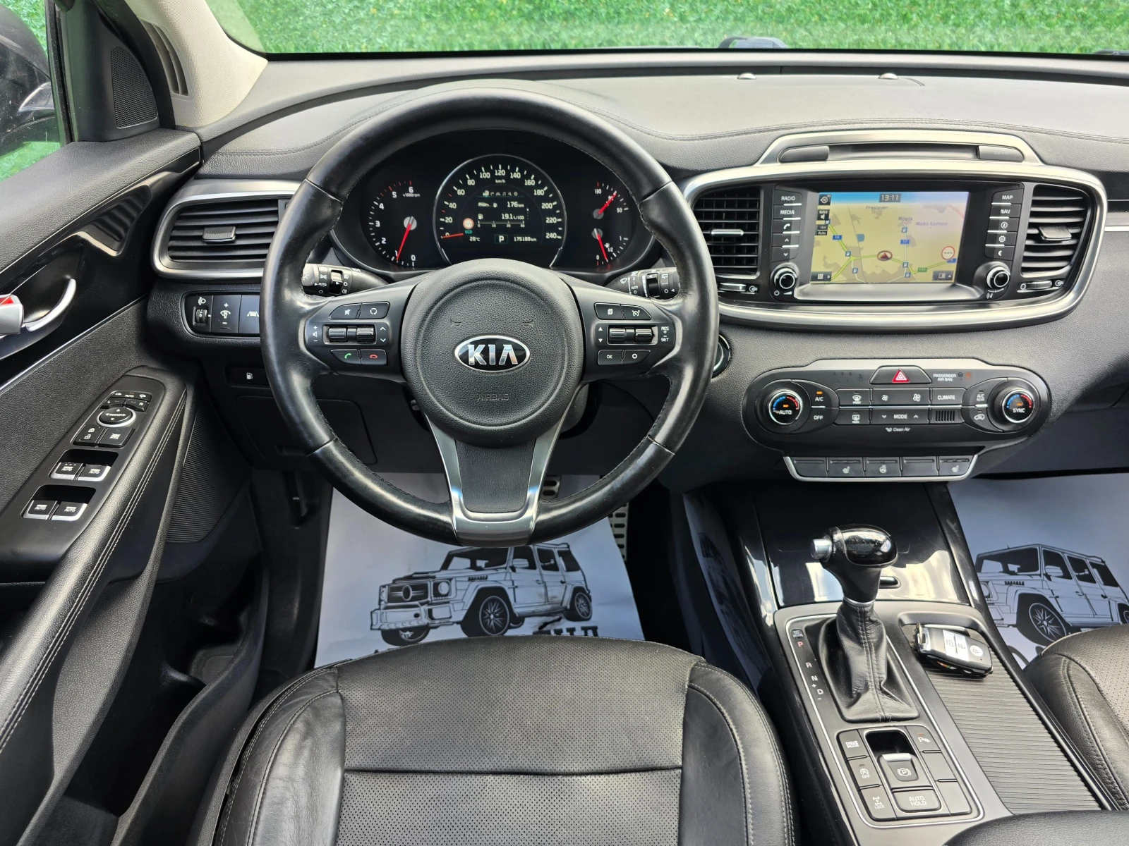Kia Sorento 2.2CRDI* 200кс* AWD* 6+ 1* 175000км, снимка 14 - Автомобили и джипове - 54551893
