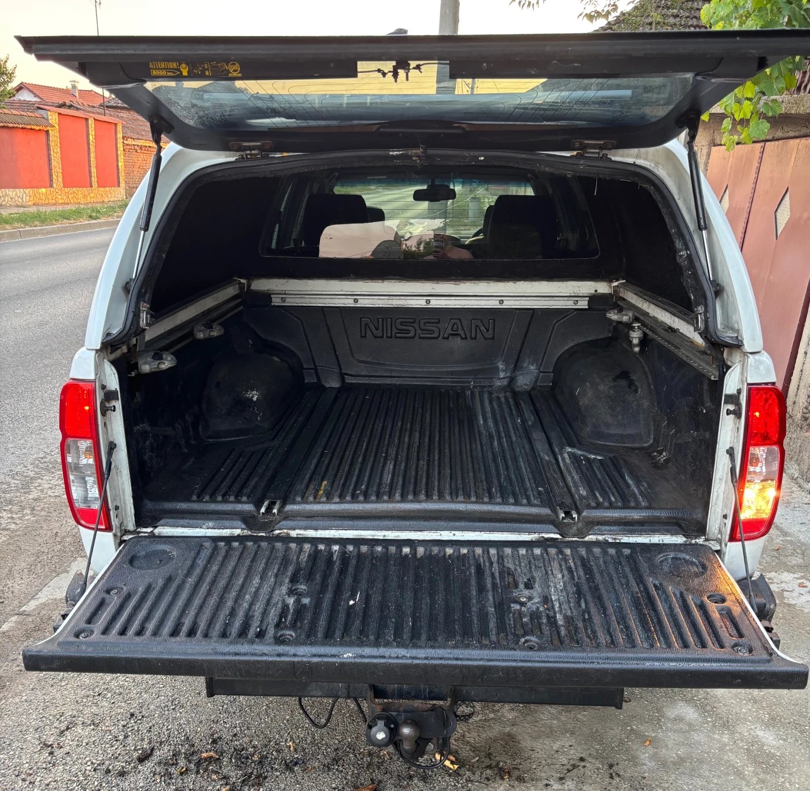 Nissan Navara Navara Tekna dCi, снимка 9 - Автомобили и джипове - 55565212