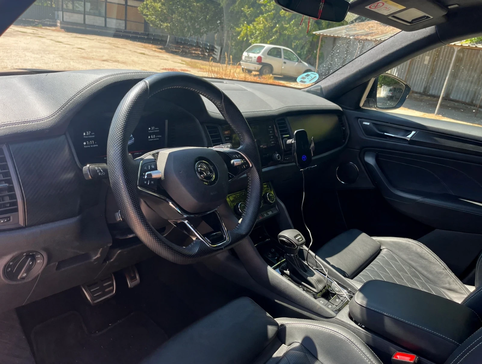 Skoda Kodiaq 2.0 4x4 27 000 km, снимка 4 - Автомобили и джипове - 55672843