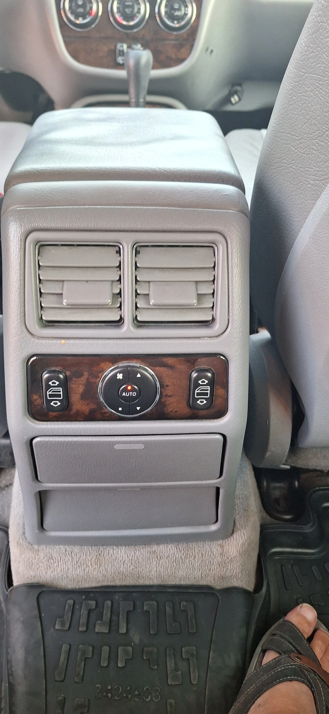 Mercedes-Benz ML 270 FINAL EDITION, снимка 8 - Автомобили и джипове - 55702832