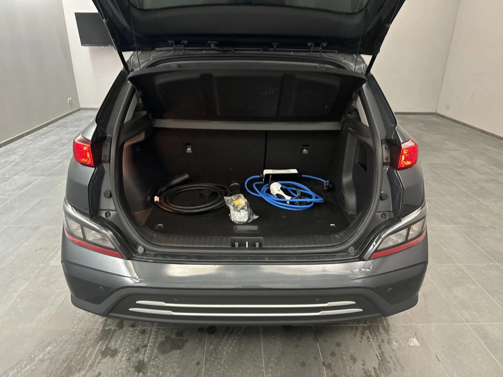 Hyundai Kona 64KWh/SELECT/ГАРАНЦИЯ/2022г./BLUELINK, снимка 9 - Автомобили и джипове - 56164466