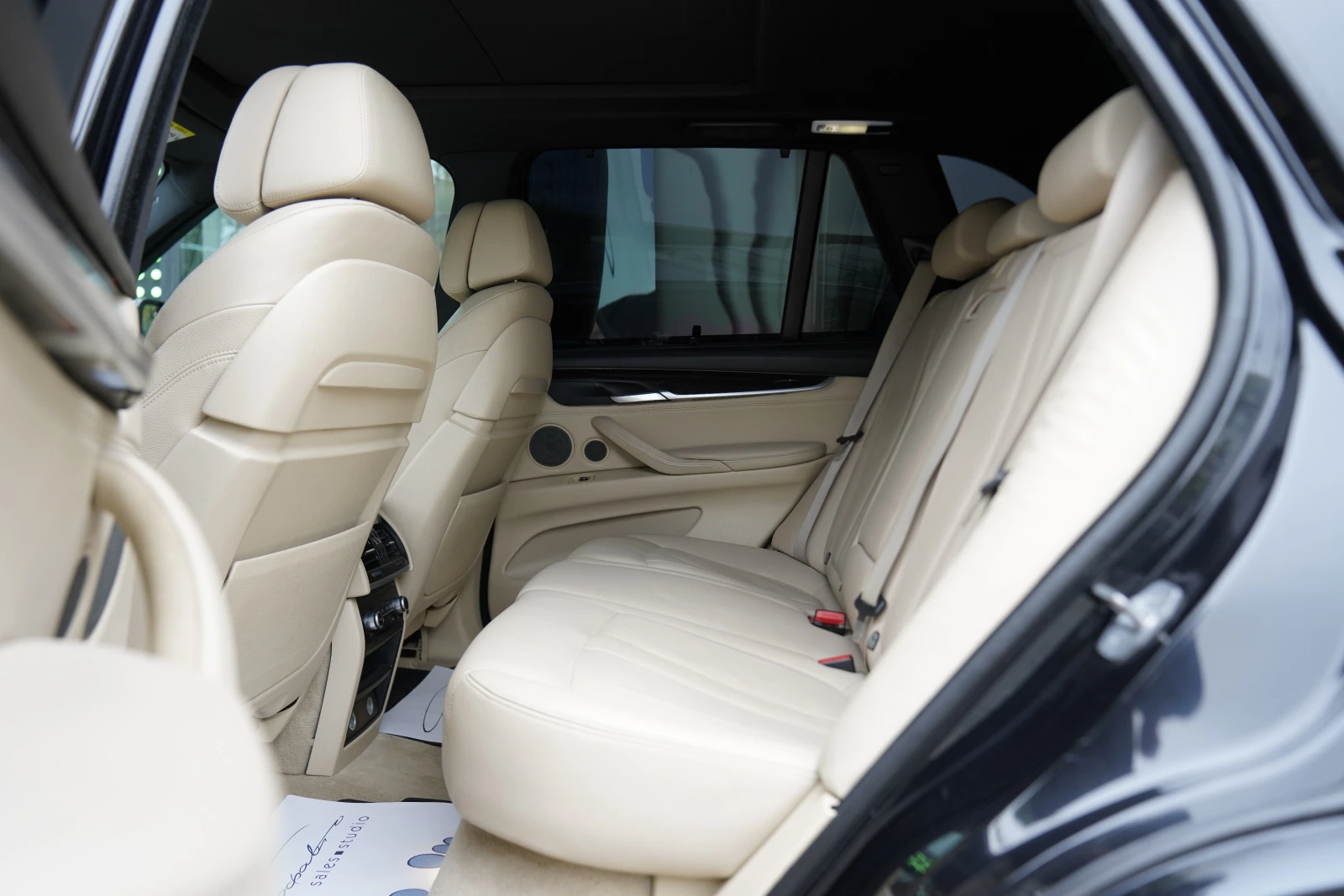 BMW X5 M50d xDrive АВТОМОБИЛА ИМА ДРЕБНИ ЗАБЕЛЕЖКИ, снимка 11 - Автомобили и джипове - 56222084