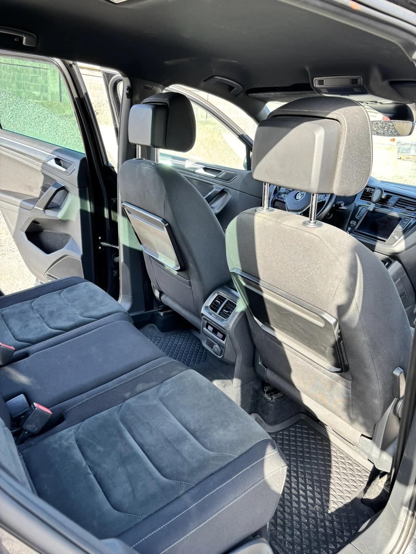 VW Tiguan, снимка 10 - Автомобили и джипове - 56623750