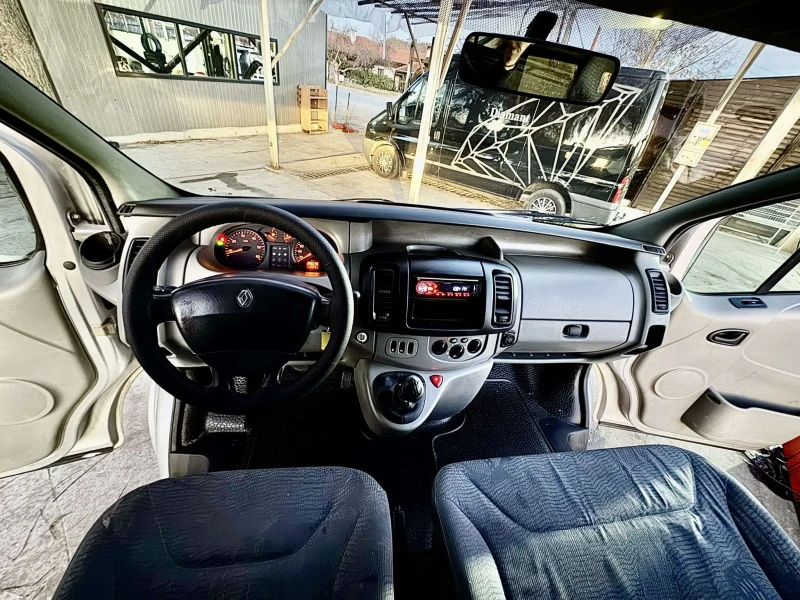 Renault Trafic 1.9 климатик, снимка 6 - Бусове и автобуси - 48063079