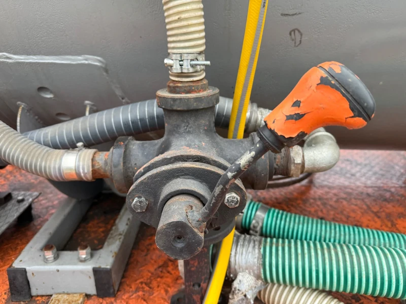 Mercedes-Benz 817 Фекална машина, снимка 6 - Камиони - 52858993