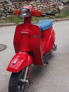     Honda Eve Retro 