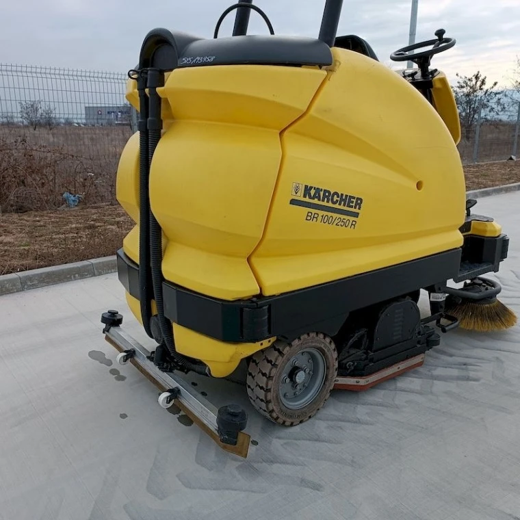 Други специализирани машини Друга Karcher B100/250 R BP, снимка 4 - Индустриална техника - 44298050