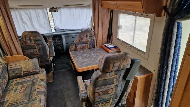 Кемпер HYMER / ERIBA E610, снимка 7 - Каравани и кемпери - 49525375