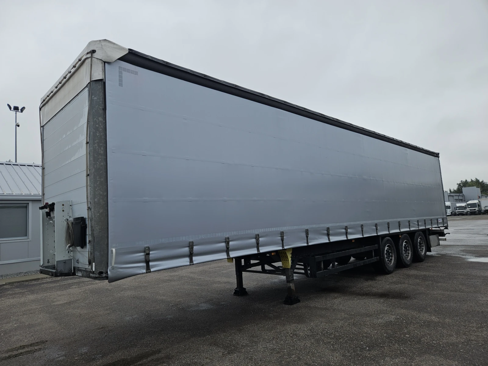 Полуремарке Schmitz SCB* S3T, снимка 2 - Ремаркета - 55845360