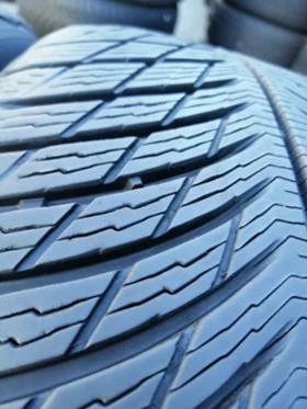 Гуми Зимни 225/50R18, снимка 5