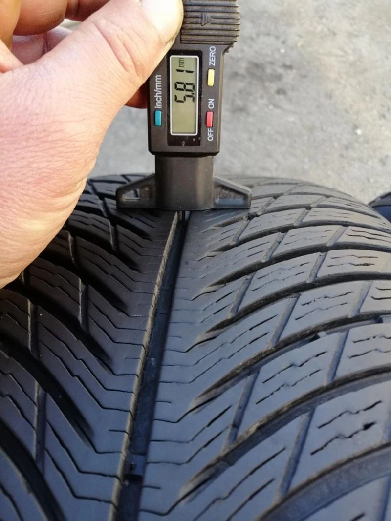 Гуми Зимни 225/50R18, снимка 10 - Гуми и джанти - 34630642