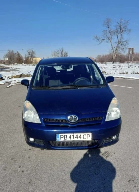 Toyota Corolla verso 2.0куб. 116кс, снимка 1