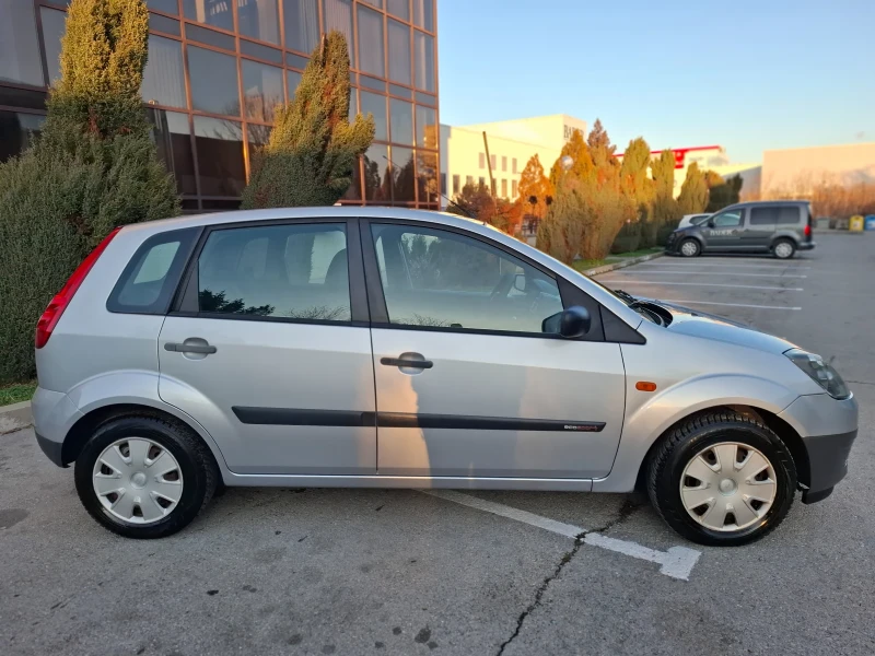 Ford Fiesta 1, 25i 75hp * КЛИМАТИК * EURO 4 * , снимка 5 - Автомобили и джипове - 48554907