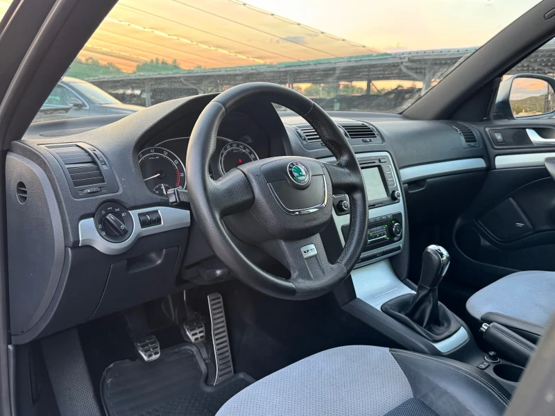 Skoda Octavia 2.0TSI VRS, снимка 8 - Автомобили и джипове - 51290915