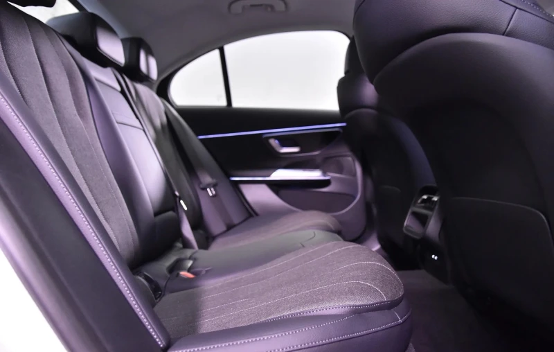 Mercedes-Benz E 220 d, снимка 9 - Автомобили и джипове - 52694283