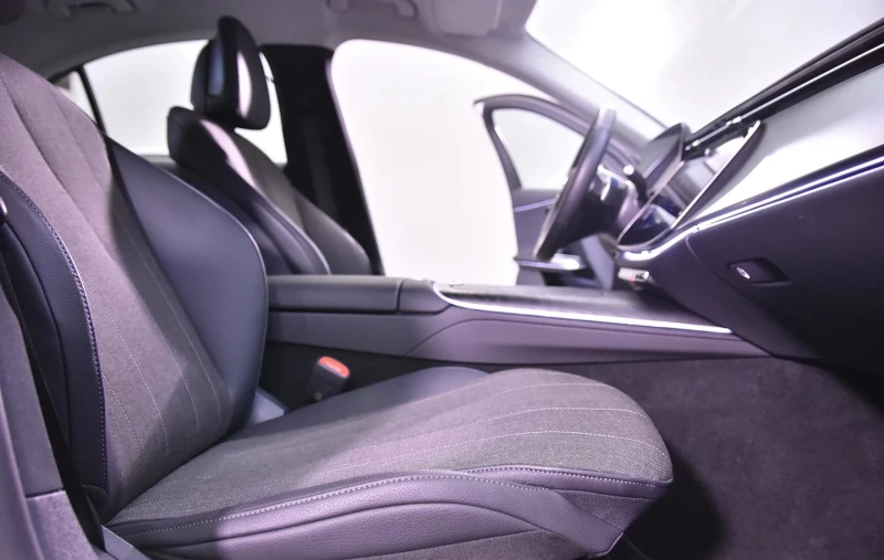 Mercedes-Benz E 220 d, снимка 8 - Автомобили и джипове - 52694283