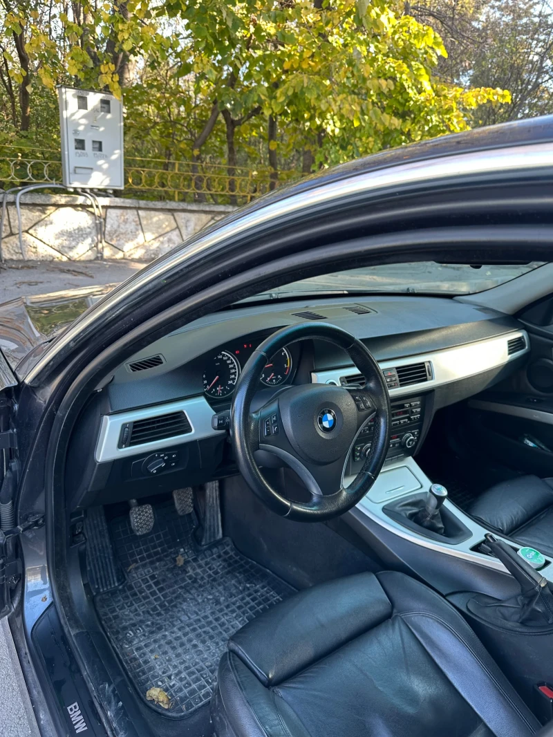BMW 330, снимка 10 - Автомобили и джипове - 52736077
