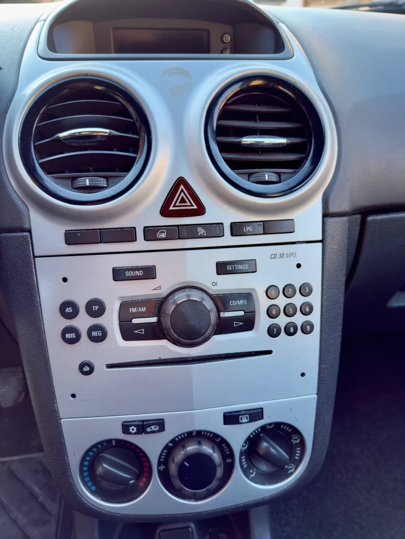 Opel Corsa LPG* , снимка 5 - Автомобили и джипове - 53081090